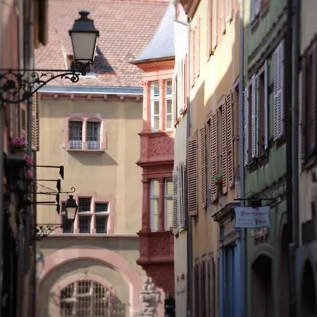 Hébergement de vacances Maison Spacieuse à Colmar, 5 Chambres, Terrasse, Wifi, Parking Gratuit - Fr-1-722-12 Colmar